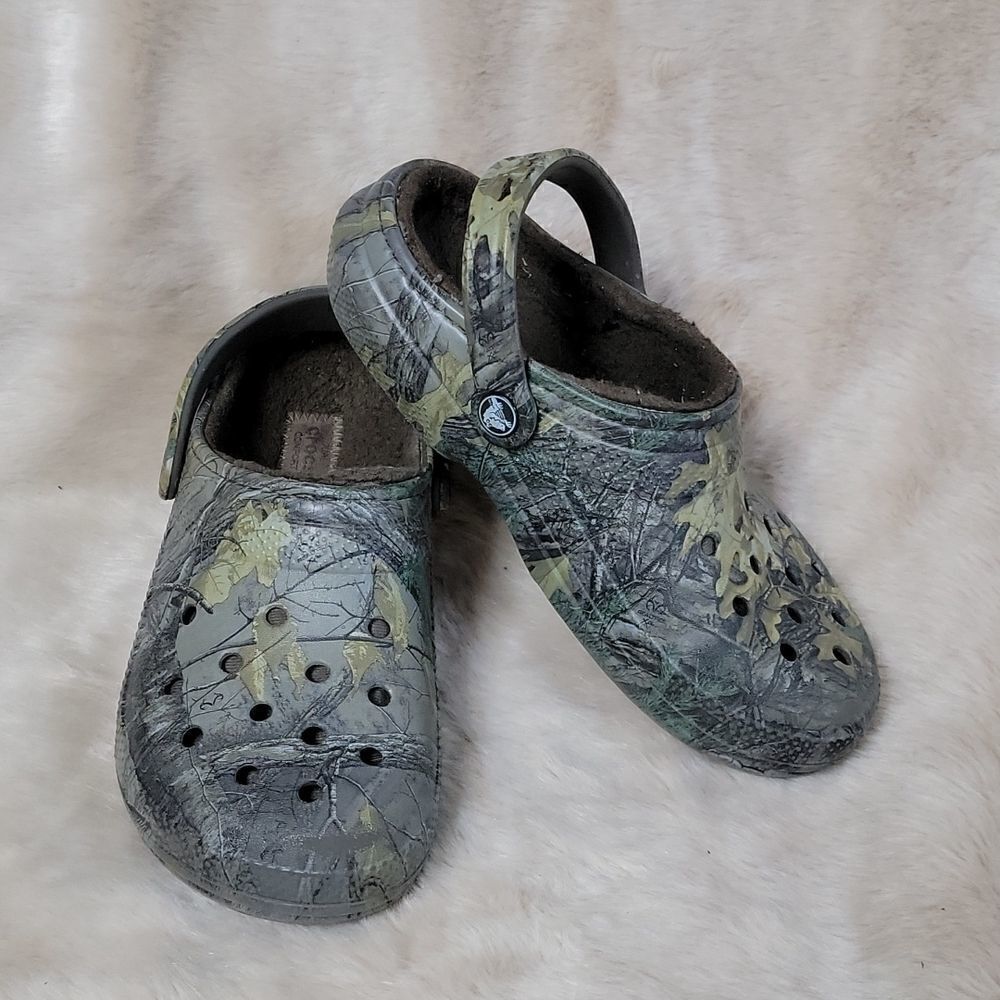 CROCS CLASSIC REALTREE EDGE LINED CLOG, MEN'S 5, WOMEN'S 7